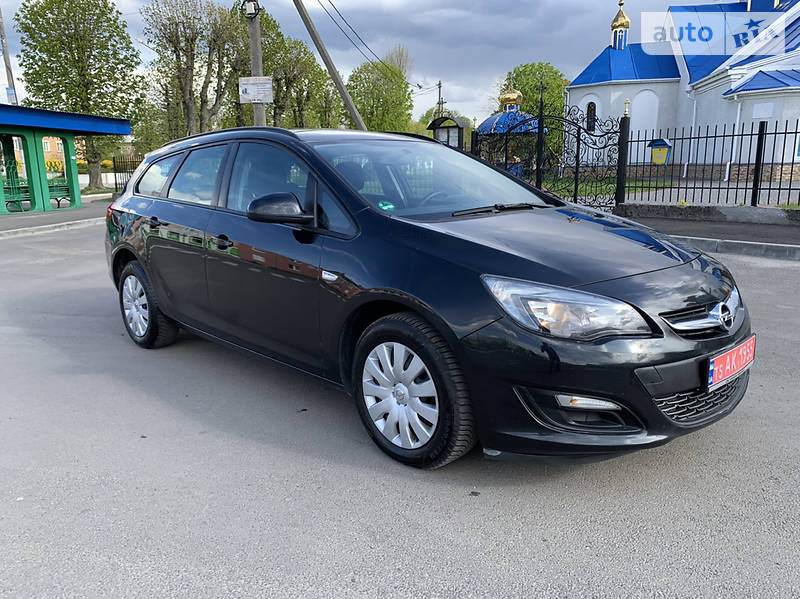 Универсал Opel Astra 2013 в Нововолынске