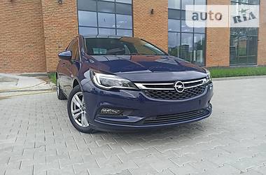 Хэтчбек Opel Astra 2017 в Черновцах