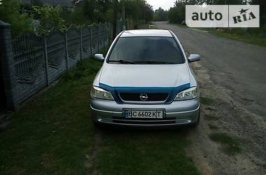 Седан Opel Astra 2004 в Буську