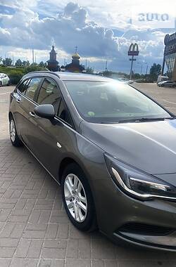 Універсал Opel Astra 2016 в Києві