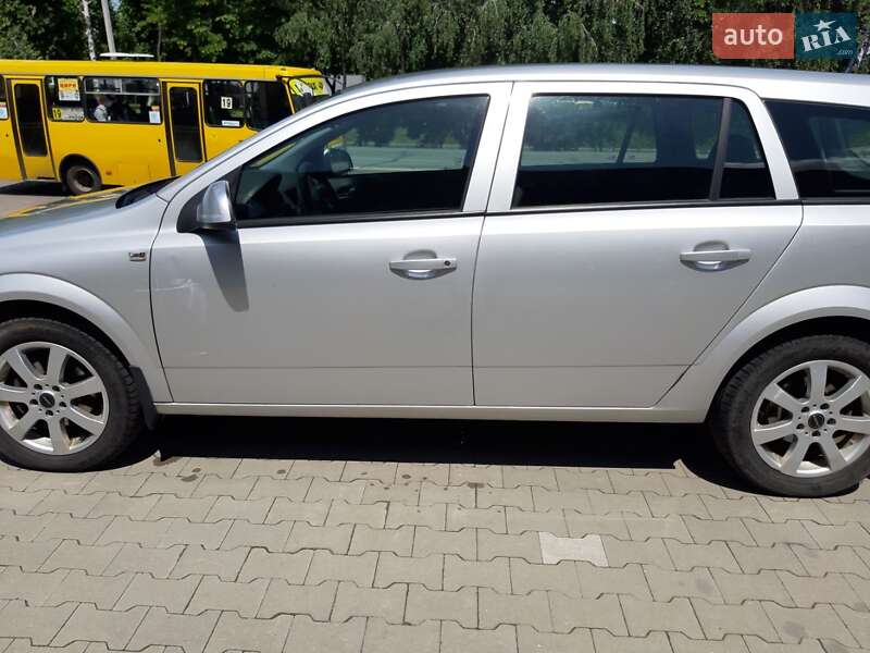 Универсал Opel Astra 2013 в Белой Церкви