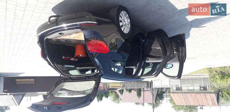 Универсал Opel Astra 2013 в Остроге