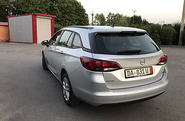 Универсал Opel Astra 2017 в Тернополе