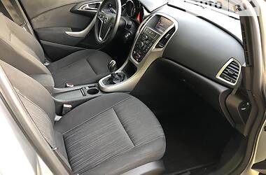 Универсал Opel Astra 2011 в Киеве