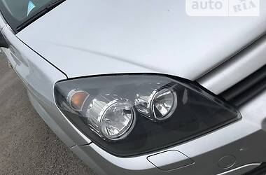 Хэтчбек Opel Astra 2004 в Днепре