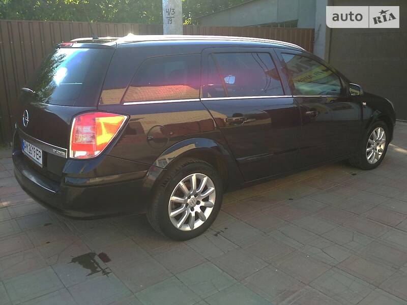 Універсал Opel Astra 2008 в Житомирі
