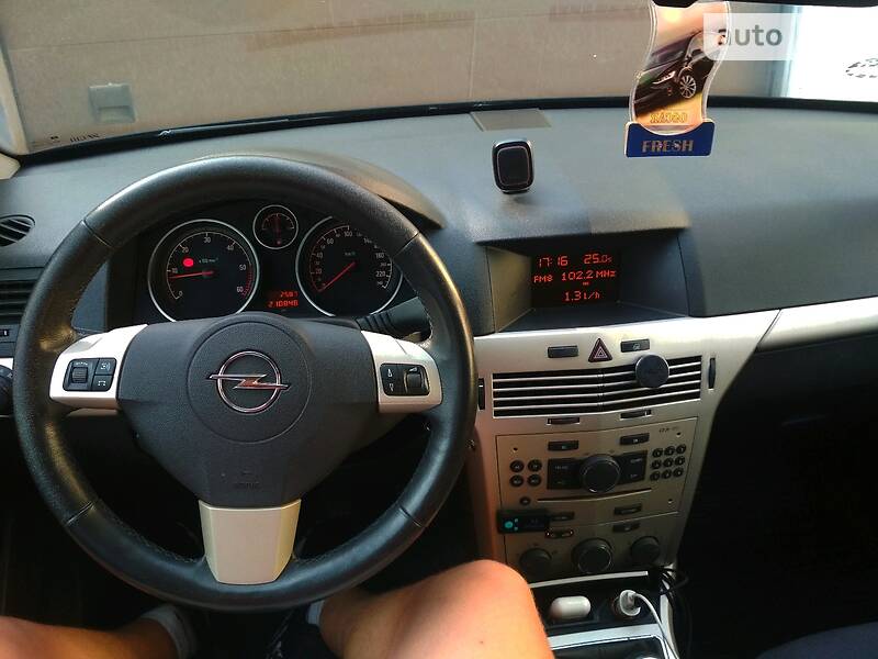 Універсал Opel Astra 2008 в Житомирі