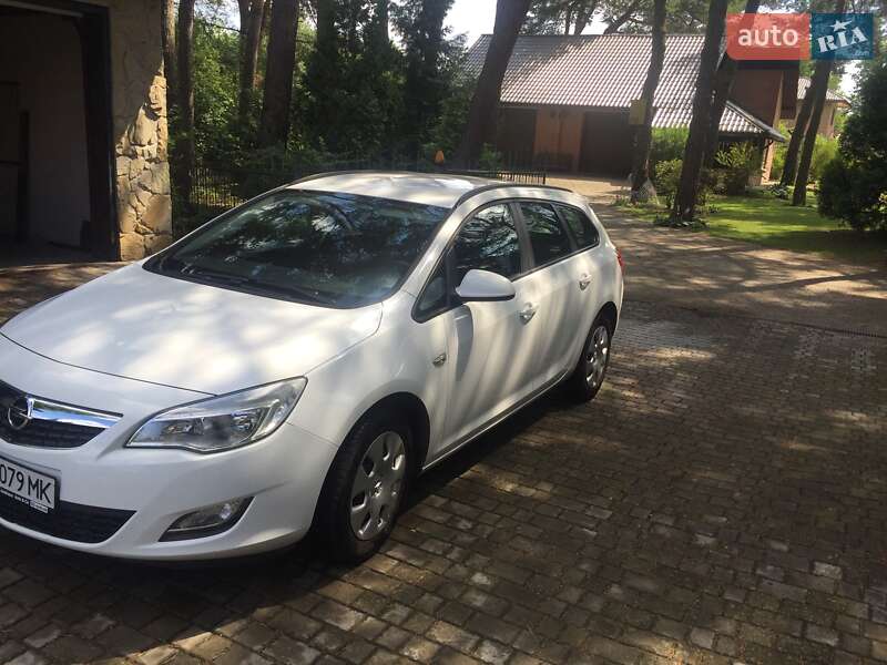 Opel Astra 2012