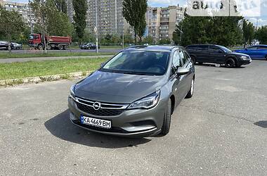 Універсал Opel Astra 2016 в Києві