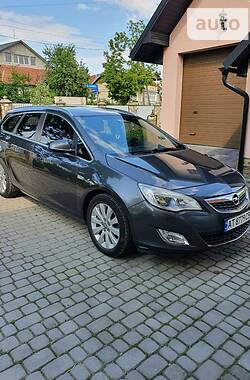 Універсал Opel Astra 2011 в Коломиї