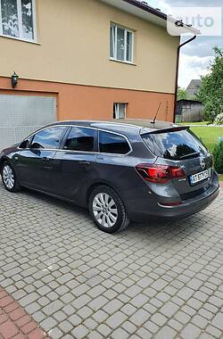 Універсал Opel Astra 2011 в Коломиї