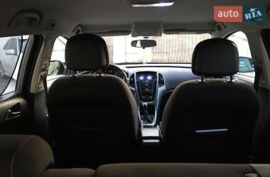 Универсал Opel Astra 2013 в 
