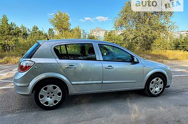 Хетчбек Opel Astra 2005 в Дніпрі