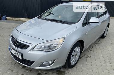 Універсал Opel Astra 2011 в Калуші