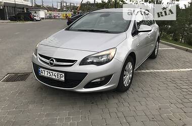 Універсал Opel Astra 2015 в Івано-Франківську
