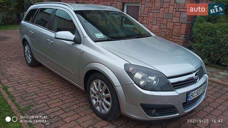 Универсал Opel Astra 2006 в Львове