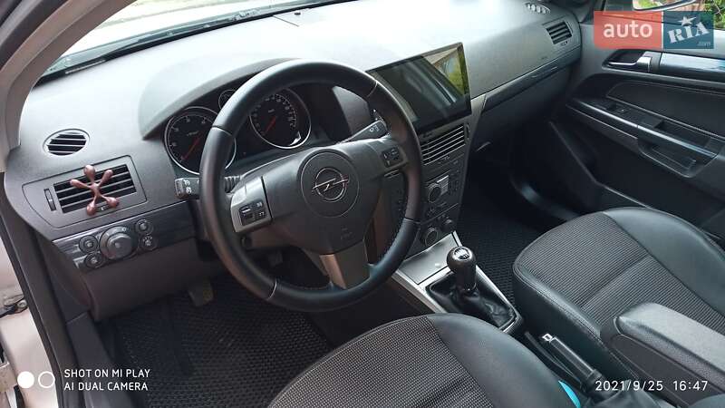 Универсал Opel Astra 2006 в Львове