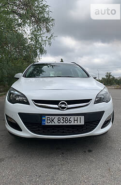 Универсал Opel Astra 2015 в Запорожье