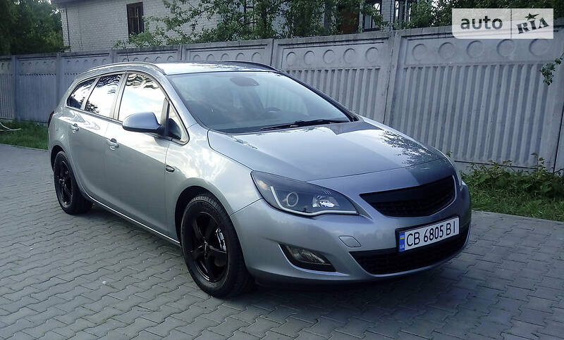 Универсал Opel Astra 2011 в Нежине