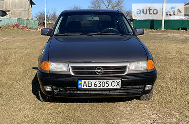 Седан Opel Astra 1993 в Хмільнику