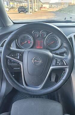 Универсал Opel Astra 2011 в Львове