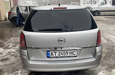 Універсал Opel Astra 2006 в Івано-Франківську