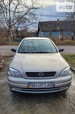 Седан Opel Astra 2006 в Подольске