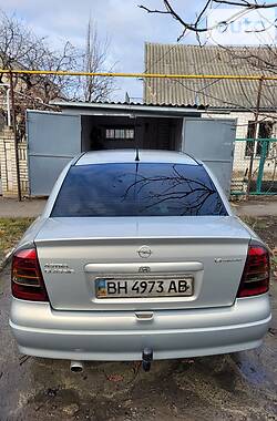 Седан Opel Astra 2006 в Подольске