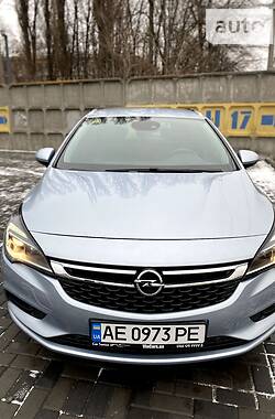 Универсал Opel Astra 2016 в Днепре