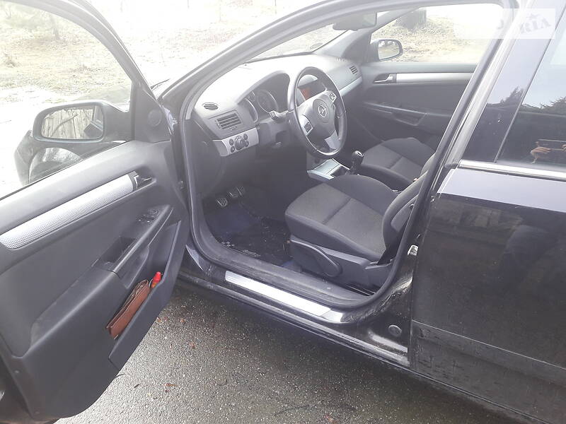 Універсал Opel Astra 2006 в Чернігові