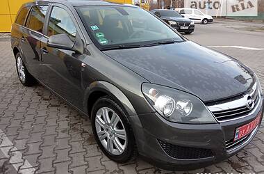 Универсал Opel Astra 2010 в Радивилове