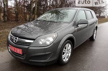 Универсал Opel Astra 2010 в Радивилове