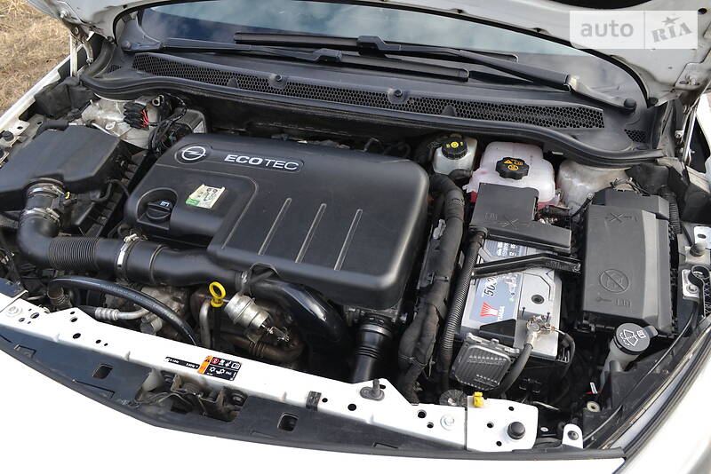 Универсал Opel Astra 2014 в Первомайске