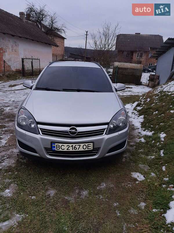 Opel Astra 2010