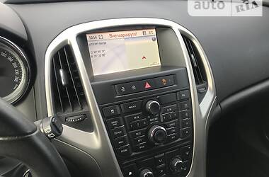 Универсал Opel Astra 2012 в 