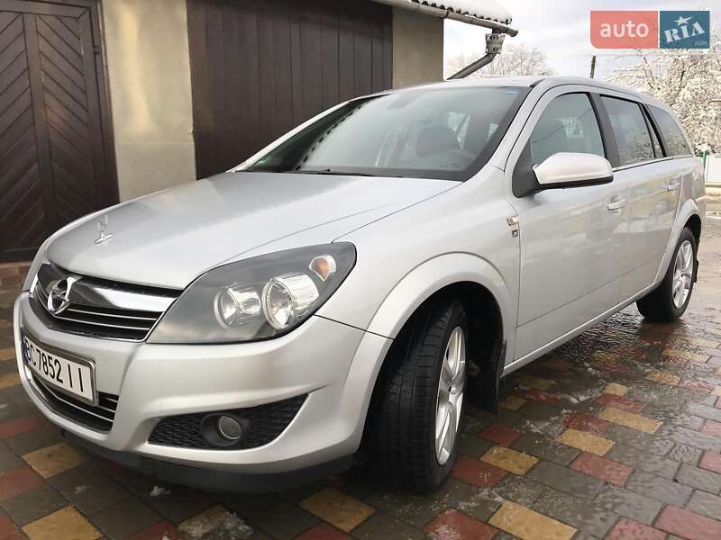 Opel Astra 2010