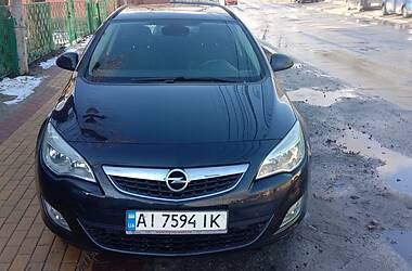 Универсал Opel Astra 2012 в Ирпене