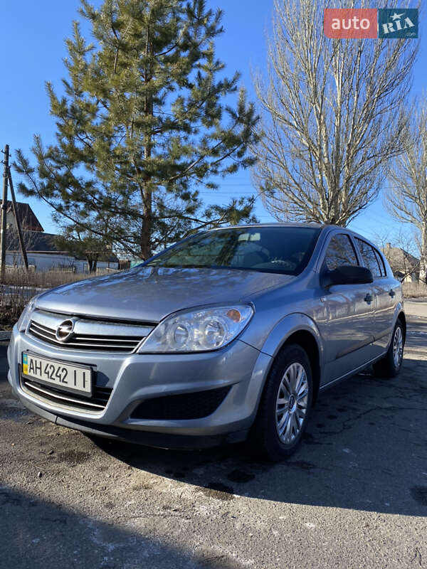 Хэтчбек Opel Astra 2008 в Луцке