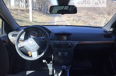 Хэтчбек Opel Astra 2005 в Корсуне-Шевченковском