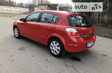 Хэтчбек Opel Astra 2004 в Дубно