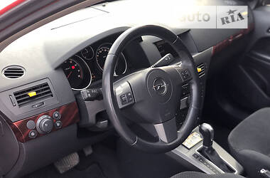 Хэтчбек Opel Astra 2004 в Дубно