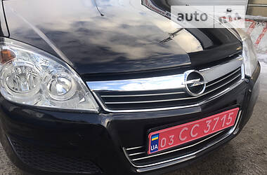 Универсал Opel Astra 2008 в Вараше