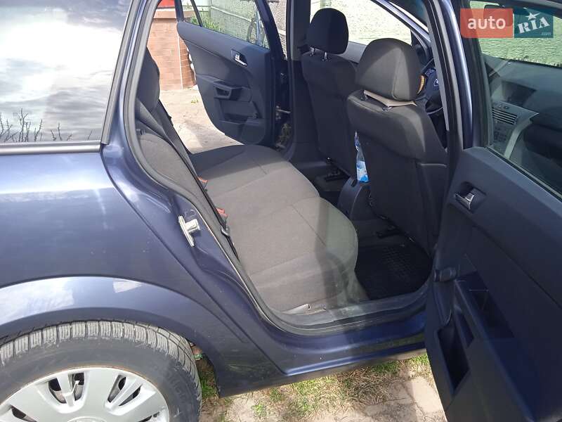 Универсал Opel Astra 2009 в Черновцах