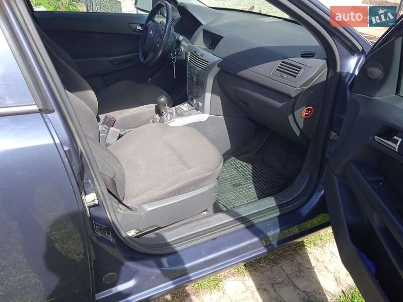 Универсал Opel Astra 2009 в Черновцах