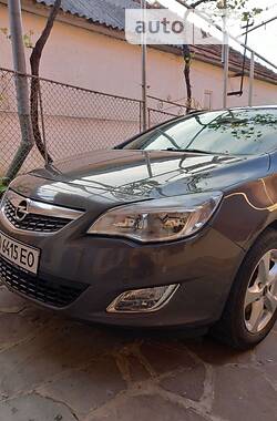 Универсал Opel Astra 2011 в Мукачево