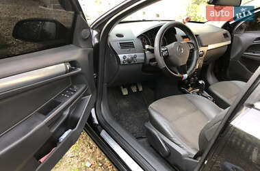 Хэтчбек Opel Astra 2009 в 