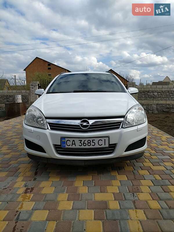 Универсал Opel Astra 2008 в Жашкове