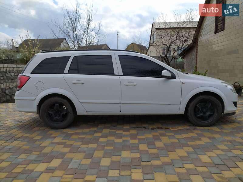 Універсал Opel Astra 2008 в Жашківу