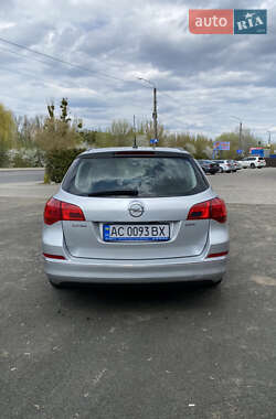Универсал Opel Astra 2013 в 