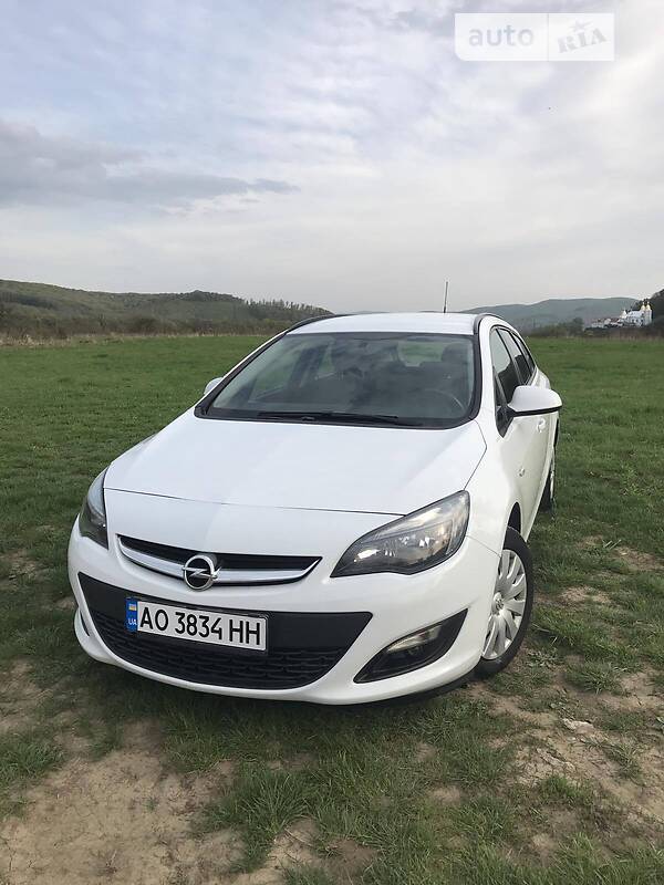Универсал Opel Astra 2015 в Великом Березном